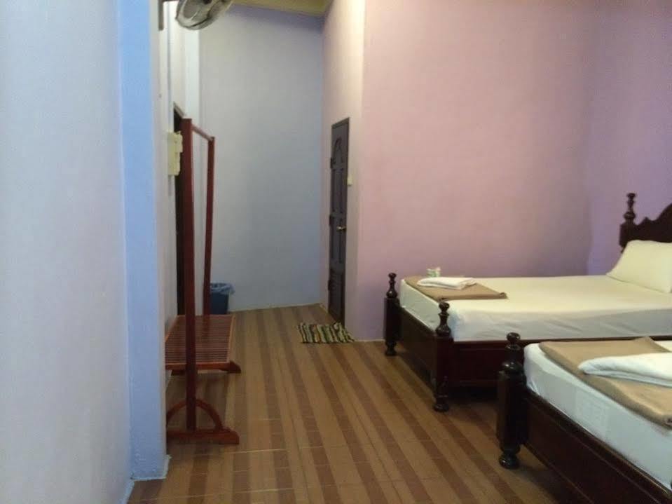 Soutjai Guesthouse & Restaurant Vang Vieng Exterior foto